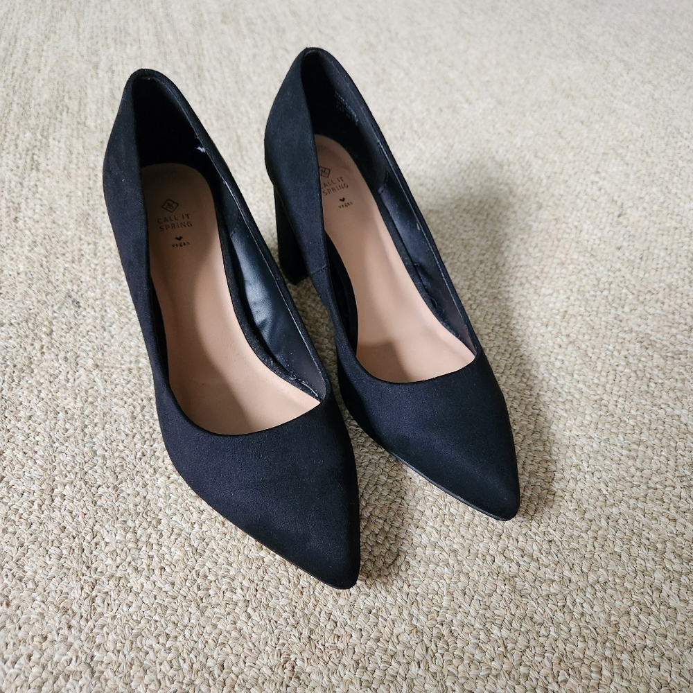 Suede Pumps